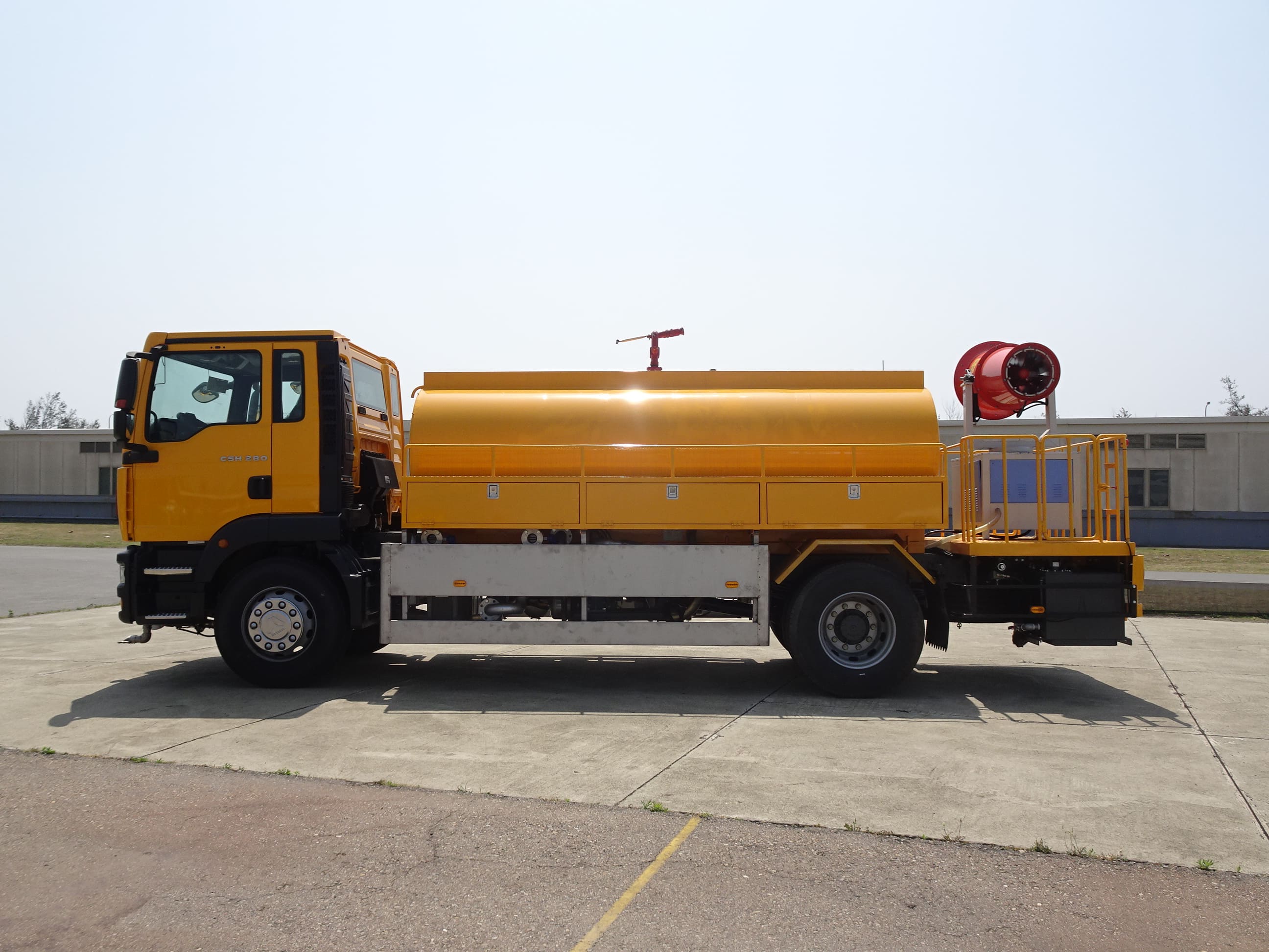 大型灑水車SW600 - 大來(lái)重工有限公司