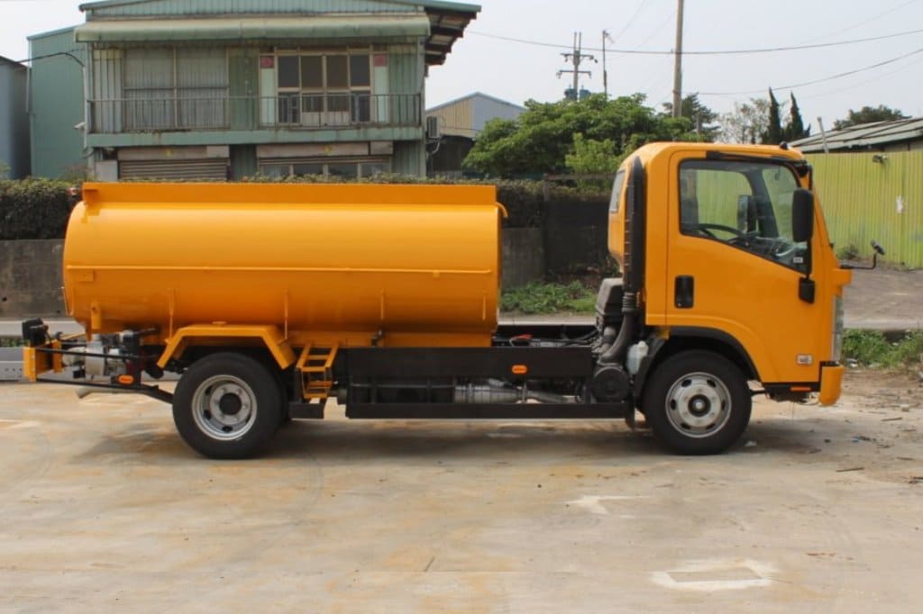 小型灑水車SW400 - 大來(lái)重工有限公司